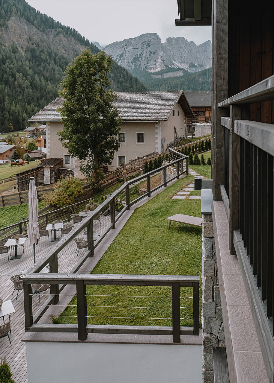 Les Dolomites Mountain Lodges - Faraway Getaway