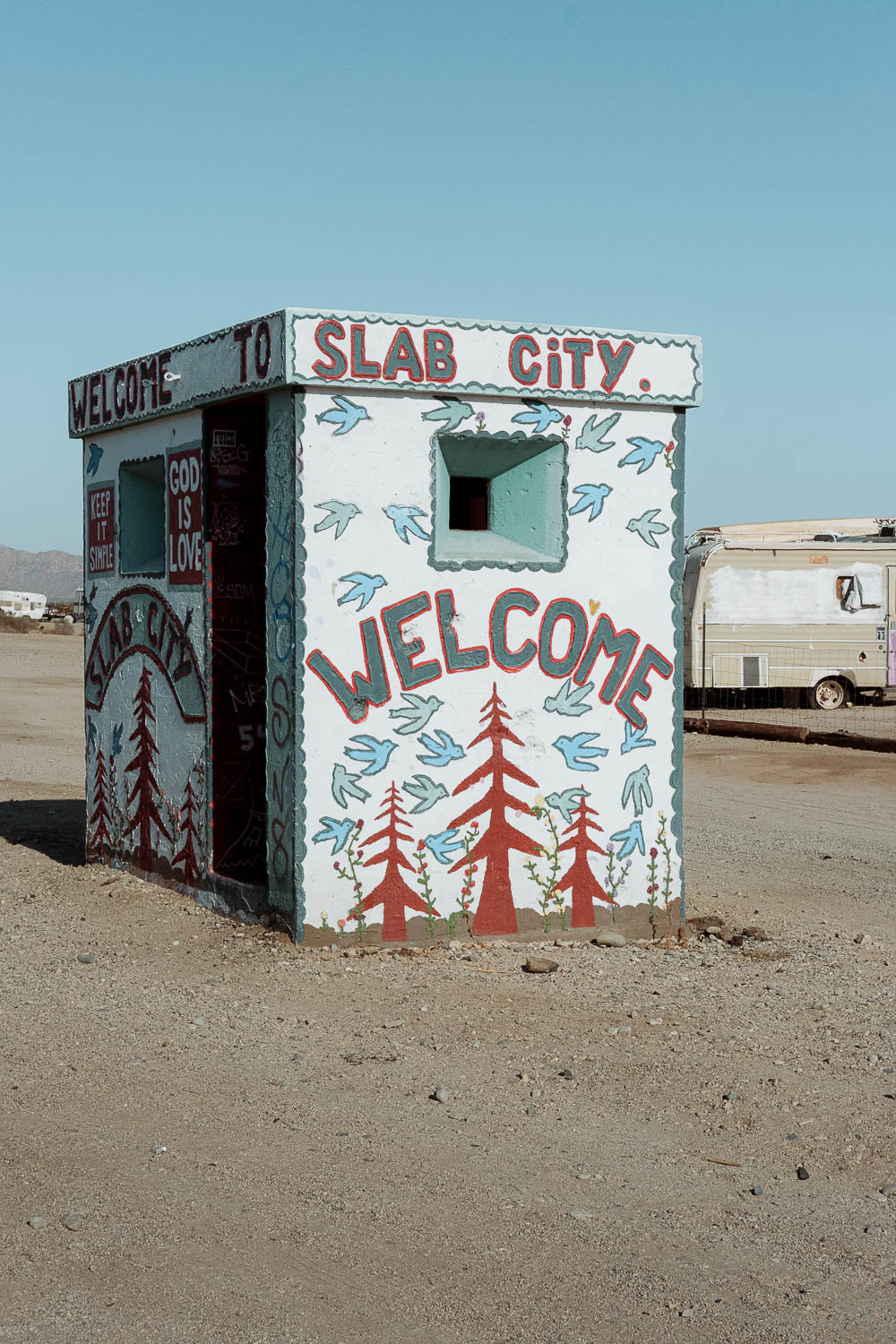 Slab City - California 2 week road trip - Faraway Getaway